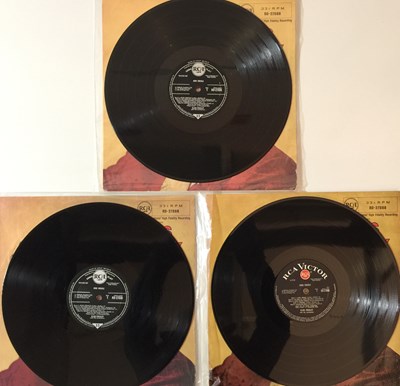 Lot 1105 - ELVIS PRESLEY - LPs (EARLY TITLES/PRESSINGS)