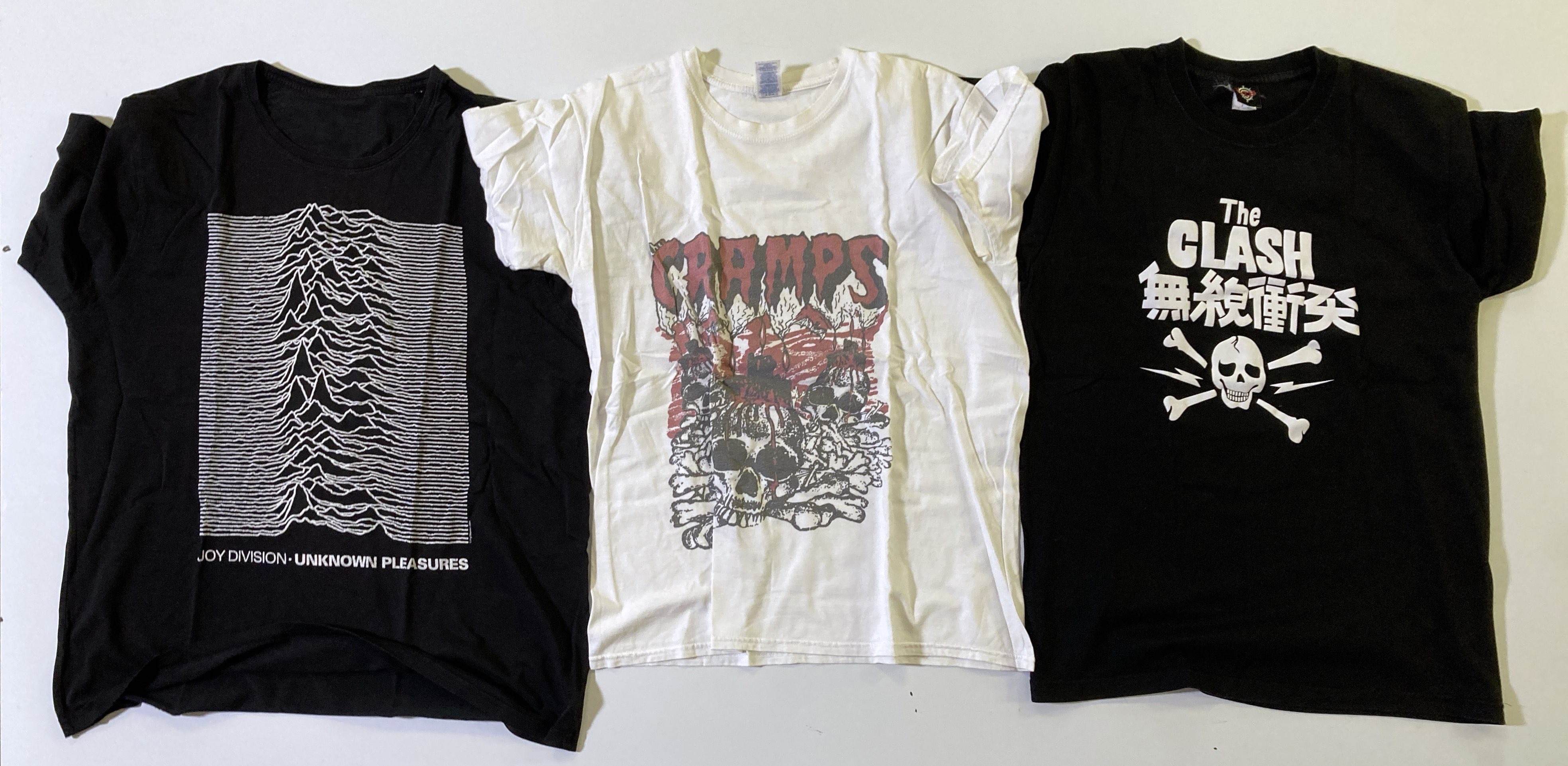 Lot 45 MUSIC CLOTHING BAND TSHIRTS.