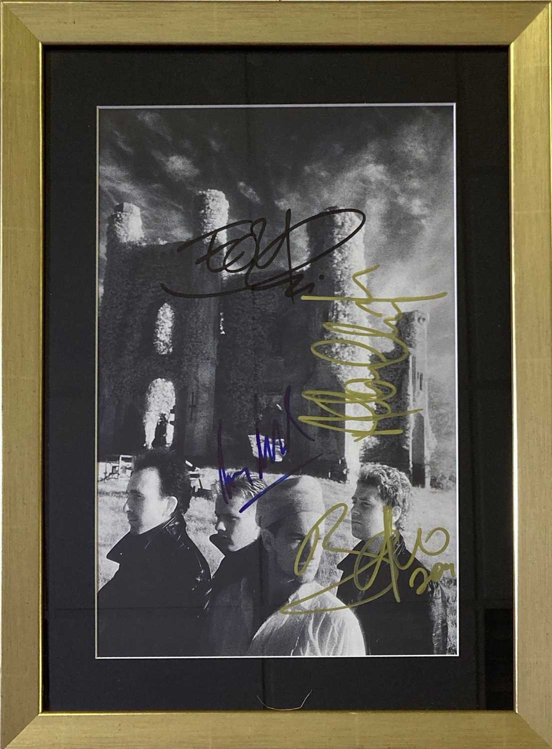 Lot 385 - U2 - A FULLY SIGNED DISPLAY.