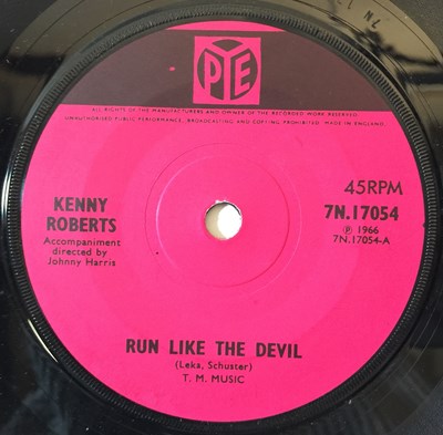 Lot 30 - KENNY ROBERTS - RUN LIKE THE DEVIL 7" (ORIGINAL UK STOCK COPY - PYE 7N 17054)