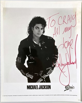 Lot 305 - MICHAEL JACKSON - A SIGNED PHOTOGRAPH.