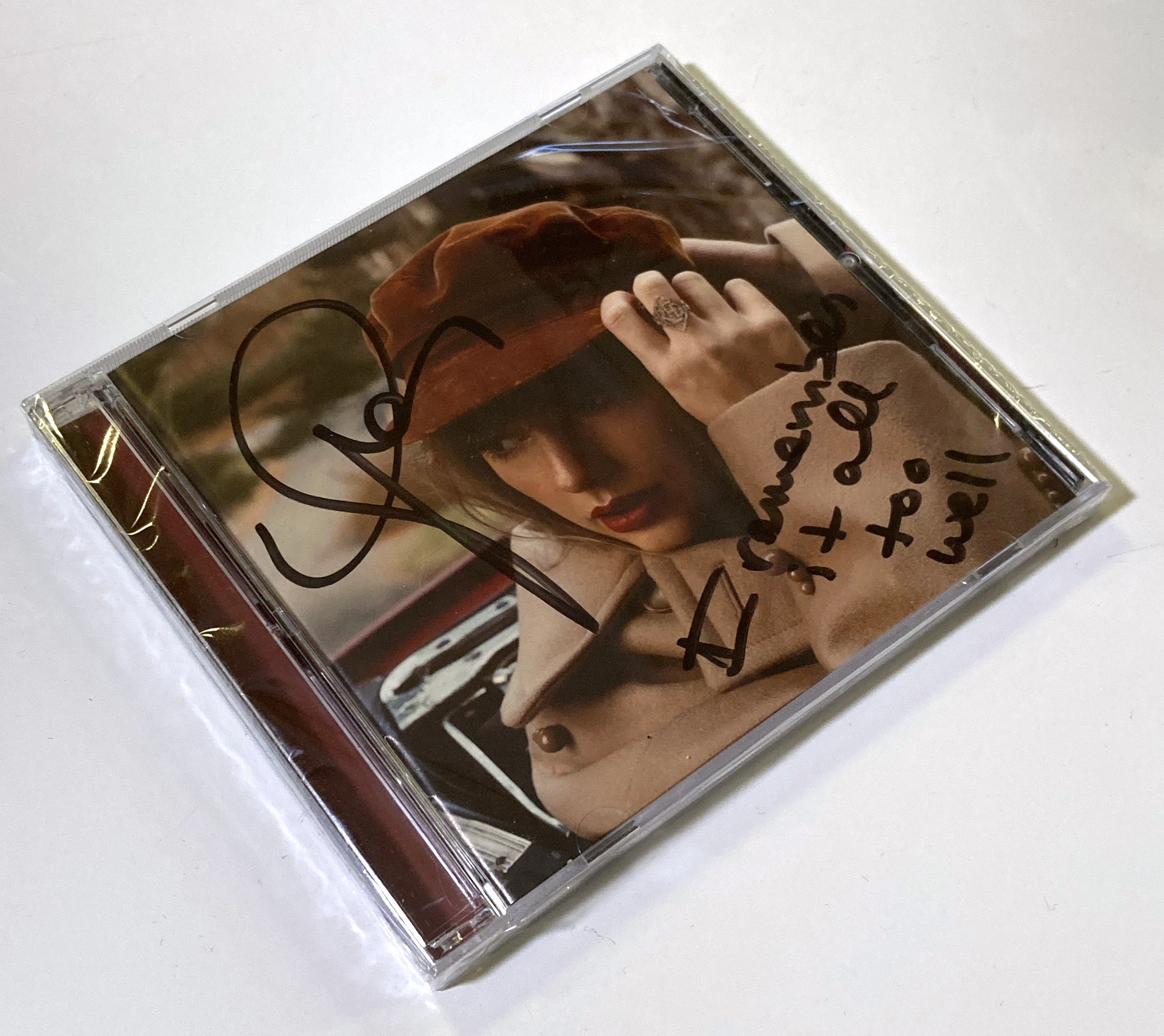 Lot 386 - TAYLOR SWIFT - RED (TAYLOR'S VERSION) CD