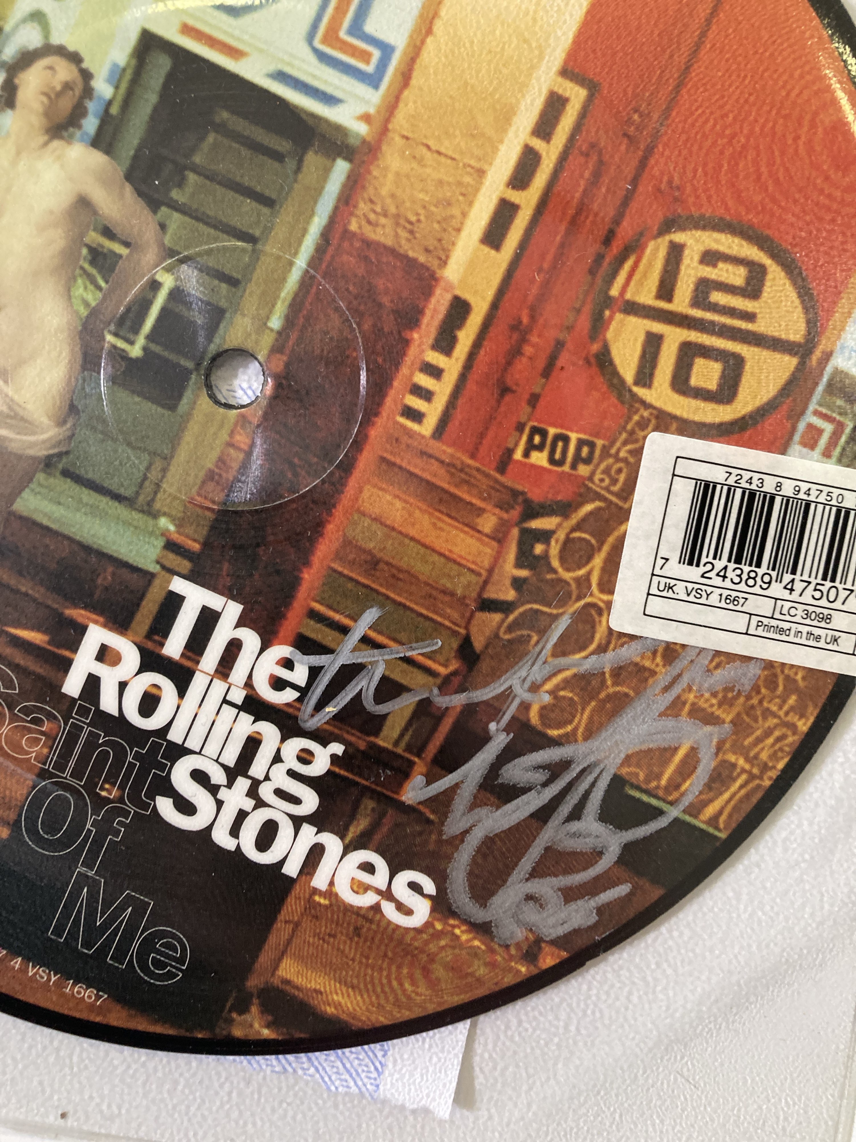 Robert Rocks Signed Lot 220 - CLASSIC ROCK STAR SIGNED ITEMS.
