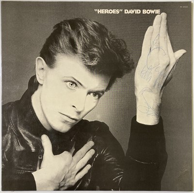 Lot 56 - DAVID BOWIE - A SIGNED HEROES LP.