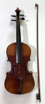 Lot 71 - VIOLIN WITH BOW AND CASE.