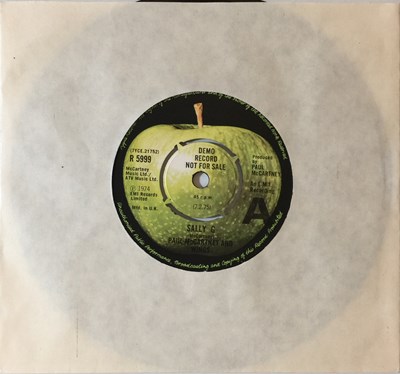 Lot 19 - PAUL MCCARTNEY AND WINGS - SALLY G 7" (ORIGINAL UK PROMO - APPLE R 5999)
