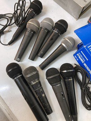 Lot 33 - ASSORTED DYNAMIC MICROPHONES (SHURE/CARLSBRO/PHILLIPS)