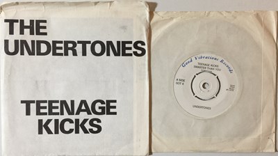 Lot 722 - THE UNDERTONES - TEENAGE KICKS EP (ORIGINAL UK COPY - GOOD VIBRATIONS GOT 4)