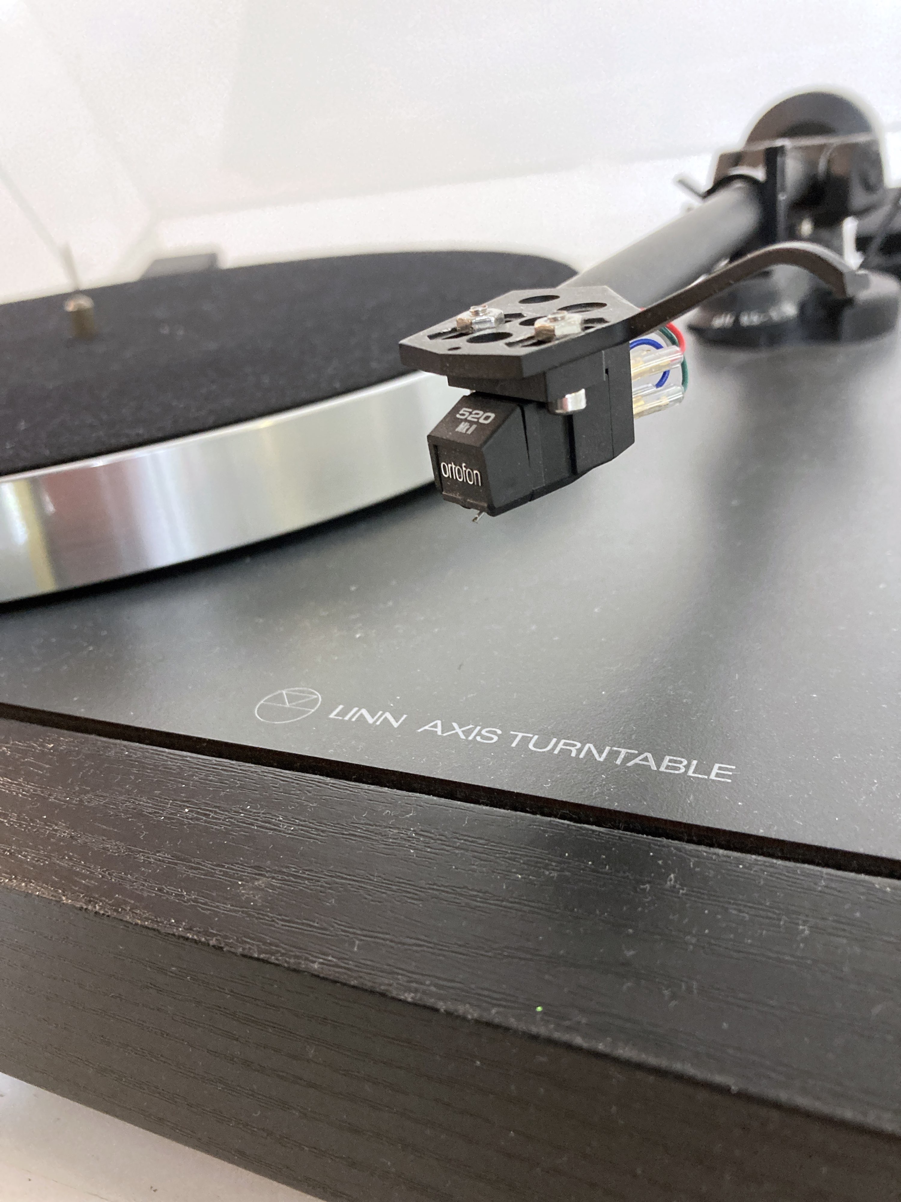 Lot 141 - LINN AXIS TURNTABLE.
