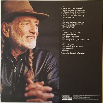 Lot 900 - WILLIE NELSON - TEATRO LP (LTD EDITION 2015 GOLD VINYL PRESSING - MCR910)