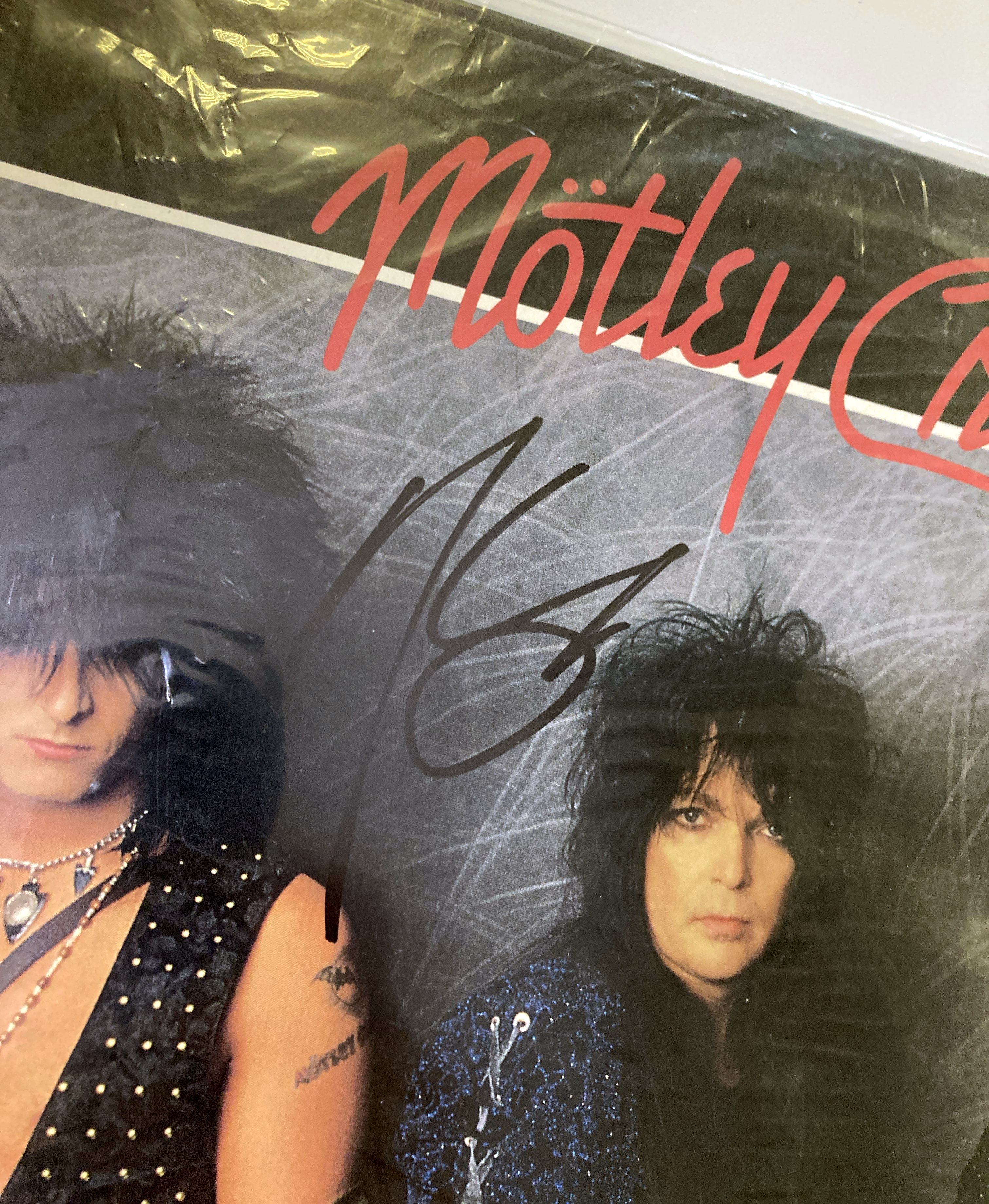 Robert Rocks Signed Lot 358 - CLASSIC ROCK SIGNED ITEMS.