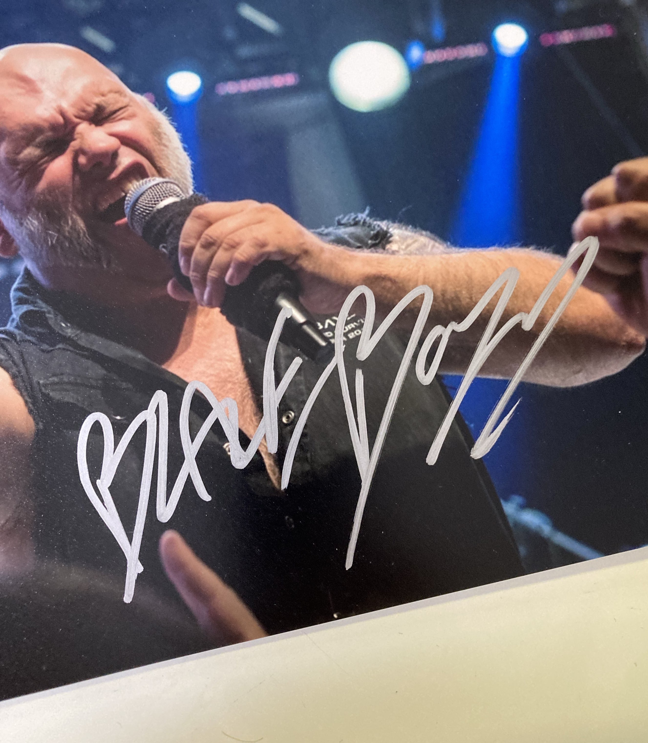 Robert Rocks Signed Lot 358 - CLASSIC ROCK SIGNED ITEMS.