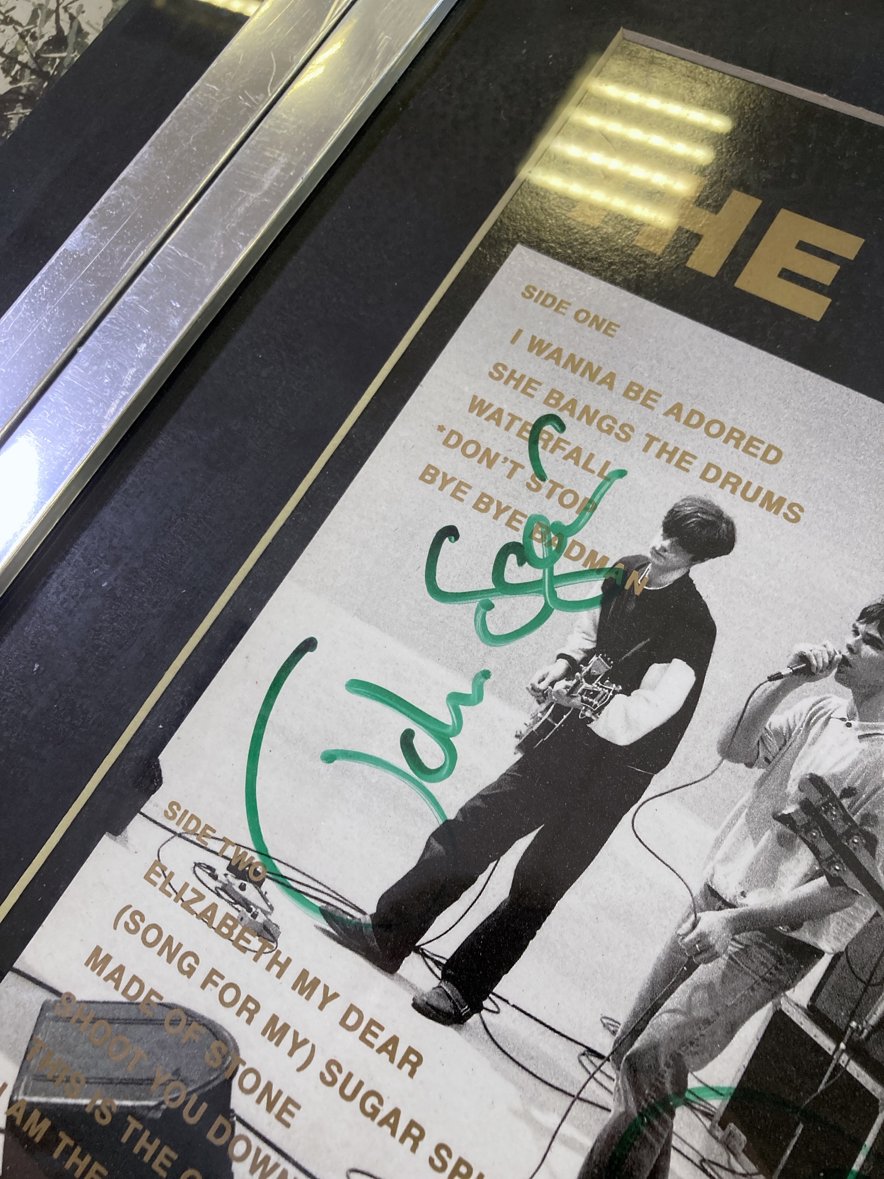 Lot 261 - THE STONE ROSES - FULLY SIGNED DEBUT ALBUM