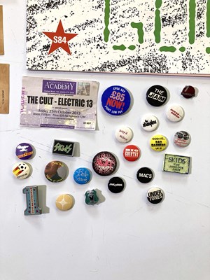 Lot 185 - CONCERT MEMORABILIA - BADGES / PROGRAMMES / T-SHIRTS - PUNK AND NEW WAVE.