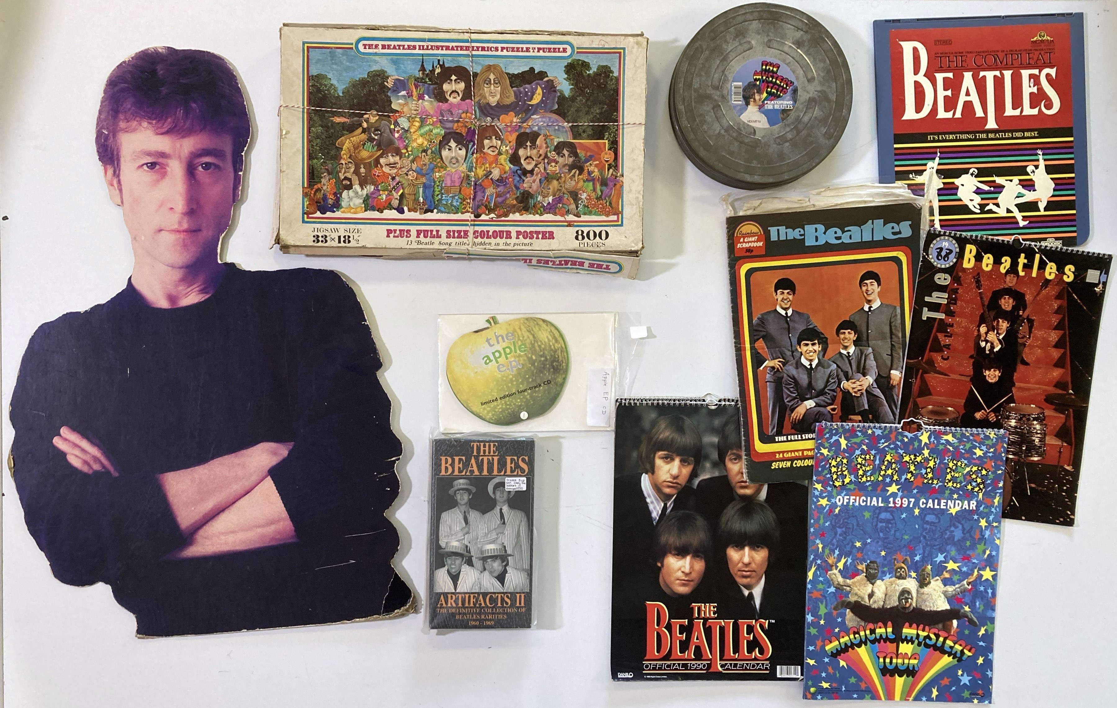 Lot 453 - THE BEATLES - COLLECTABLES AND MEMORABILIA.