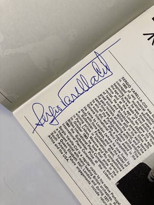 Lot 272 - CONCERT PROGRAMMES - SIGNED EXAMPLES INC SUTHERLAND / PAVAROTTI.