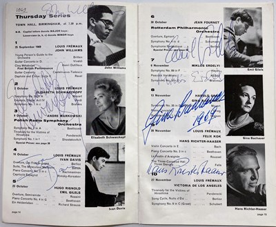 Lot 301 - BERLIN SYMPHONY ORCHESTRA 1969/70 SEASON PROGRAMME SIGNED BY OISTRAKH AND MORE.