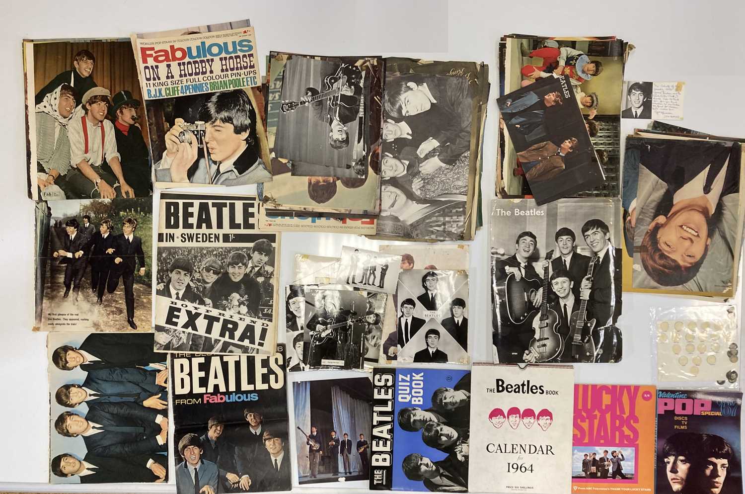 Lot 131 - 1960S BEATLES CUTTINGS AND MEMORABILIA