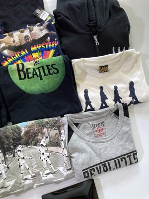 Lot 558 - THE BEATLES - COLLECTABLES.