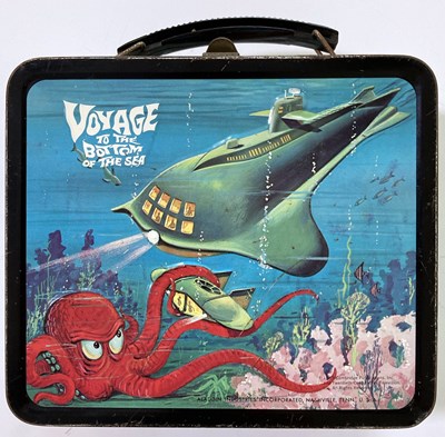Lot 128 - VOYAGE TO THE BOTTOM OF THE SEA - ORIGINAL PROMOTIONAL LUNCHBOX AND FLASK.