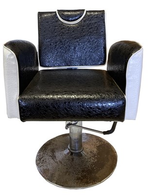 Lot 461 - NOEL GALLAGHER SIGNED BARBERS CHAIR FROM BURNAGE