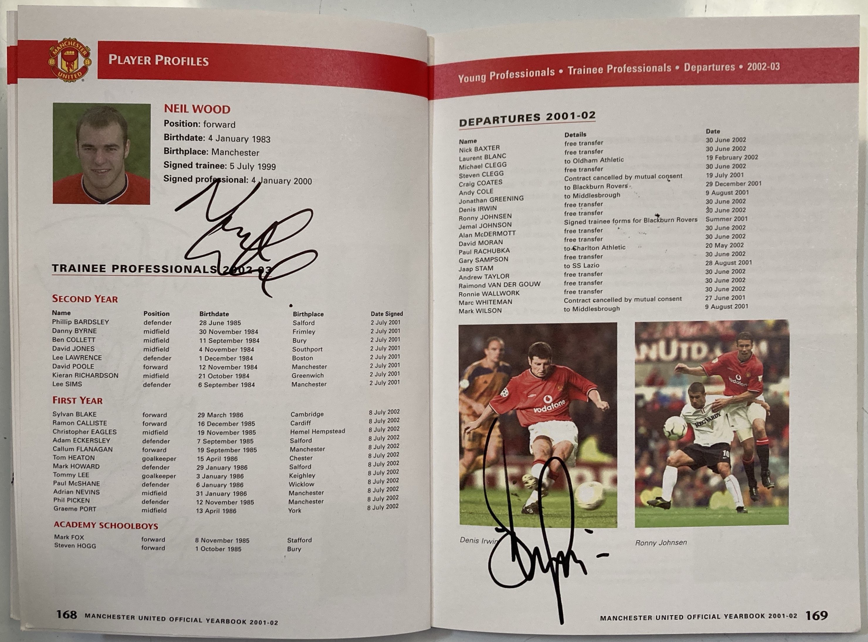 Lot 29 - MANCHESTER UNITED - A MULTI SIGNED 2002