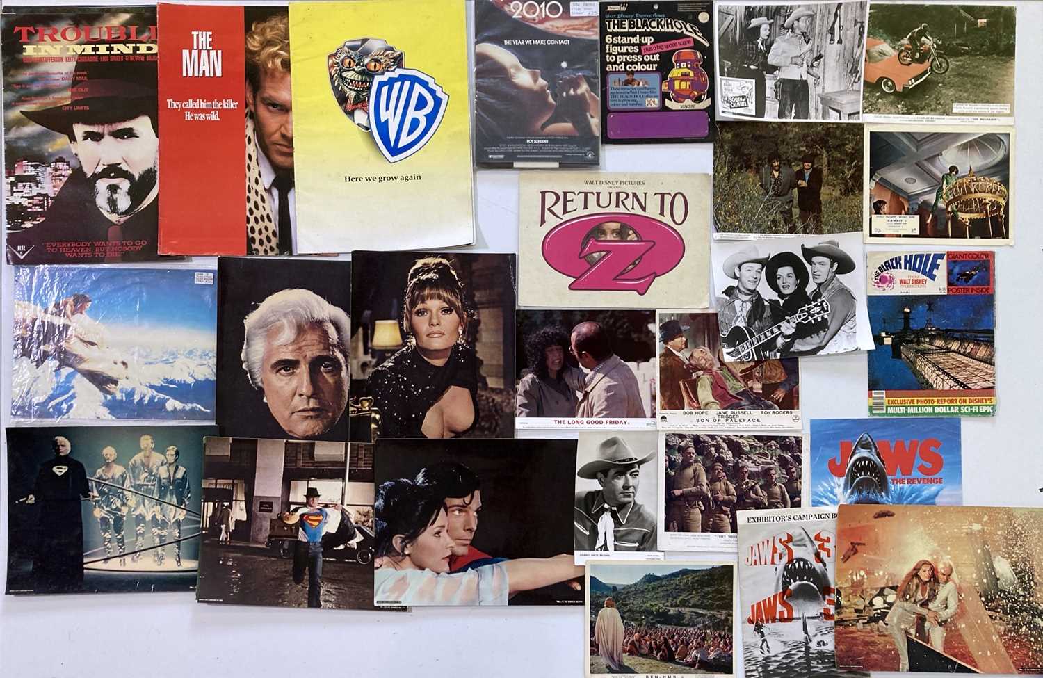 Lot 209 - FILM PROMOTIONAL MATERIALS - LOBBY CARDS / STILLS / FILM BOOKS.
