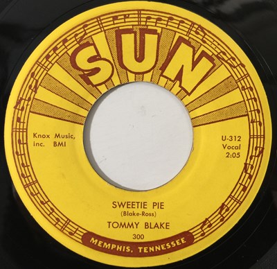 Lot 249 - TOMMY BLAKE - I DIG YOU BABY/ SWEETIE PIE 7" (ROCKABILLY - SUN 300)