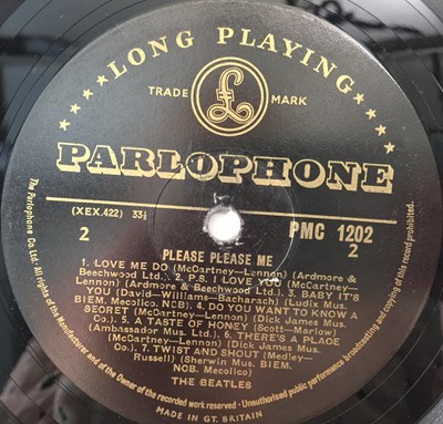 Lot 268 - THE BEATLES - PLEASE PLEASE ME LP (2ND UK 'BLACK AND GOLD' PRESSING - PMC 1202)