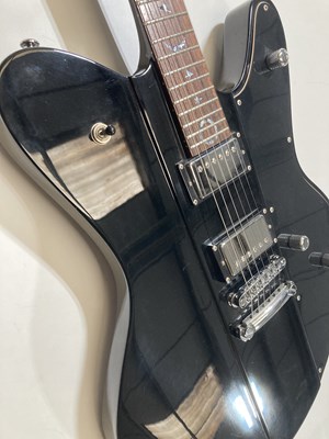 Lot 34 - SCHECTER ROBERT SMITH SIGNATURE ULTRACURE IN BLACK PEARL.