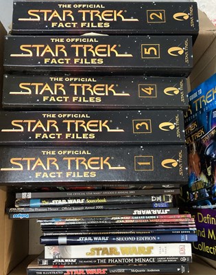 Lot 66 - STAR WARS / STAR TREK BOOKS.