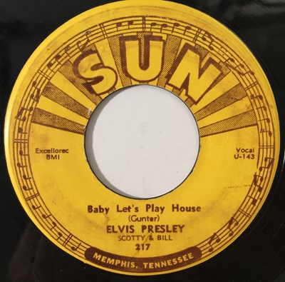 Lot 257 - ELVIS PRESLEY - BABY LET'S PLAY HOUSE 7 "(ORIGINAL US SUN 217 COPY)