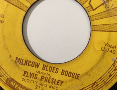 Lot 258 - ELVIS PRESLEY - MILCOW BLUES BOOGIE 7" (ORIGINAL US SUN 215 COPY)