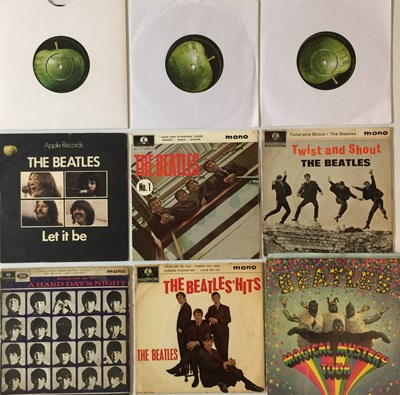 Lot 40 - THE BEATLES - 7''/EP (UK) COLLECTION