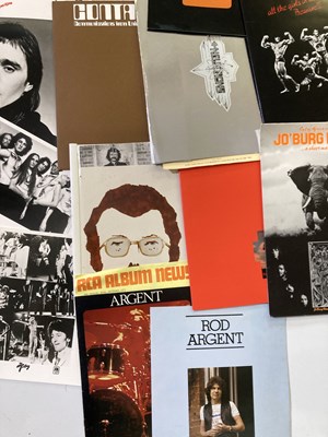 Lot 71 - PRESS KIT ARCHIVE - 70S / 80S CLASSIC ROCK AND POP.
