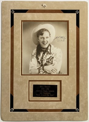 Lot 387 - BILL HALEY SIGNED PHOTO.