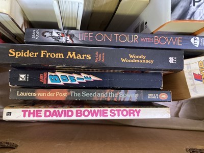 Lot 368 - DAVID BOWIE BOOK COLLECTION.