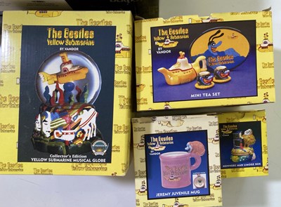 Lot 570 - THE BEATLES - VANDOR COLLECTABLES / TOYS.