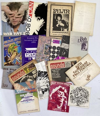 Lot 119 - BOB DYLAN PROGRAMMES & BOOKLETS.