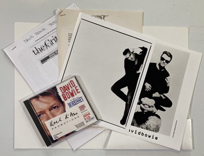 Lot 106 - DAVID BOWIE - OUTSIDE TOUR PRESS PACK WITH RARE MORRISSEY CD.