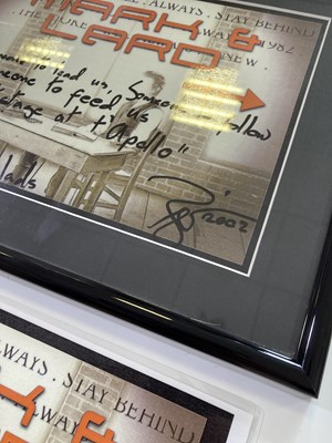 Lot 113 - DAVID BOWIE - SIGNED AND INSCRIBED IMAGE.