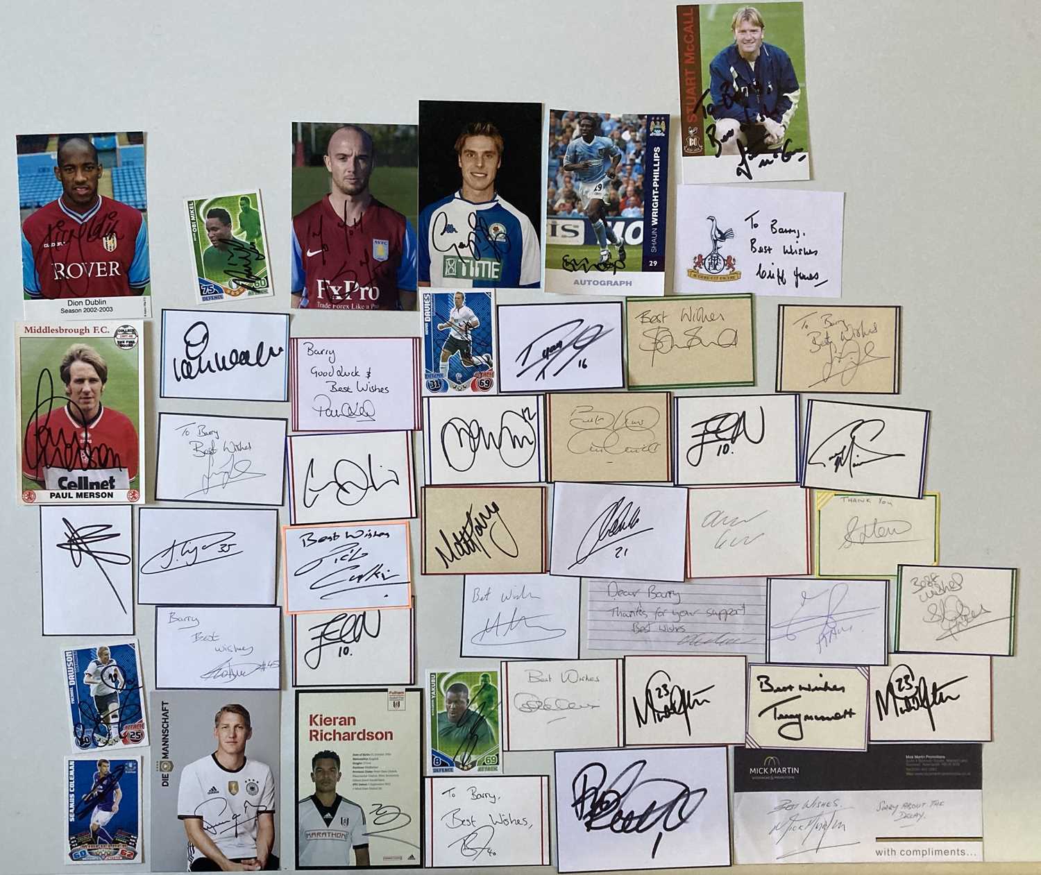 Lot 150 - SPORTS AUTOGRAPHS - FOOTBALLERS PAST AND