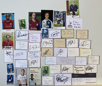 Lot 150 - SPORTS AUTOGRAPHS - FOOTBALLERS PAST AND PRESENT
