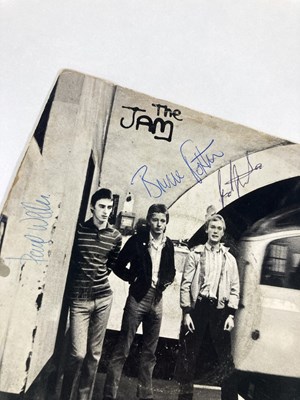 Lot 455 - THE JAM - SIGNED 7" SINGLE.