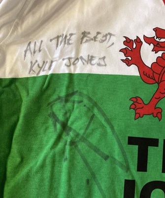 Lot 181 - SIGNED SPORTING T-SHIRTS