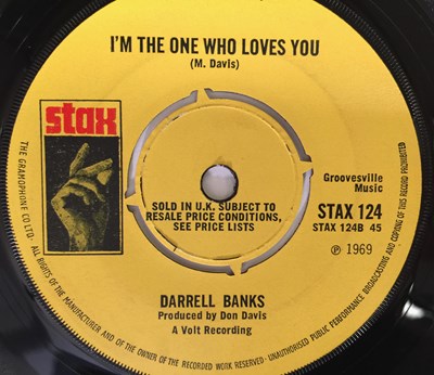 Lot 264 - DARRELL BANKS - JUST BECAUSE YOUR LOVE IS GONE/ I'M THE ONE WHO LOVES YOU 7" (STAX 124)