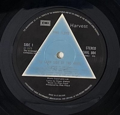 Lot 302 - PINK FLOYD - DARK SIDE OF THE MOON LP (UK SOLID BLUE TRIANGLE - SHVL 804) + 1973 EARLS COURT CONCERT PROGRAMME