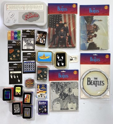 Lot 133 - THE BEATLES COLLECTABLES.