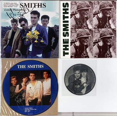 Lot 446 - THE SMITHS - JOHNNY MARR SIGNED LPS/7".