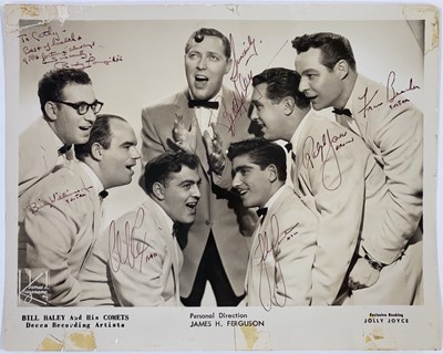 Lot 320 - BILL HALEY AND THE COMETS - FULLY SIGNED PROMOTIONAL PHOTOGRAPH.